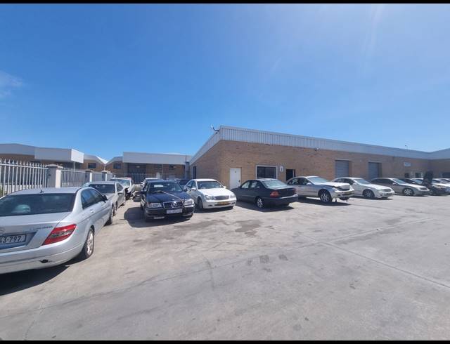 152M² WAREHOUSE TO LET IN PHILIPPI